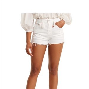 NWOT White Levi 501 high rise shorts